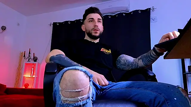 MightyAaron66 online show from 04.10.26