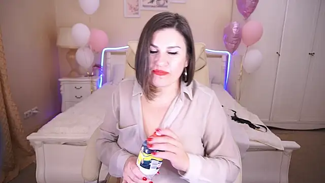 KiraRoxx online show from 02.19.25