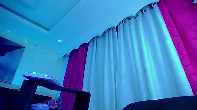 NahomiCamper online show from 09.26.25