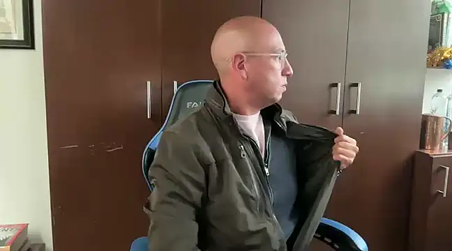 Snapshot of alanan881 chatting on 12.22.24 alanan881 online show from 12.22.24