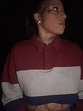 CrownedNyaries online show from 09.09.25