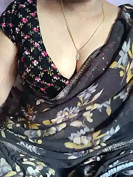 Snapshot of samitasharma chatting on 06.17.26 samitasharma online show from 06.17.26
