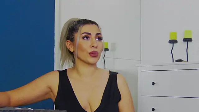 CelineMeyerr online show from 10.17.25