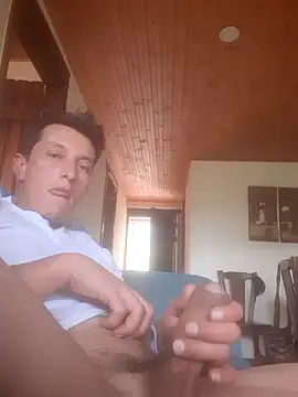 Snapshot of gigolopez1 chatting on 02.12.25 gigolopez1 online show from 02.12.25