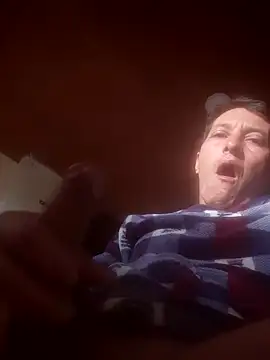 Snapshot of gigolopez1 chatting on 02.18.25 gigolopez1 online show from 02.18.25