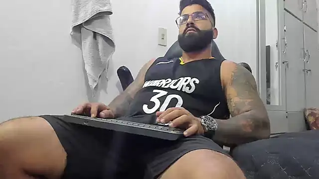 Snapshot of Lyon_vach chatting on 12.30.24 Lyon vach online show from 12.30.24