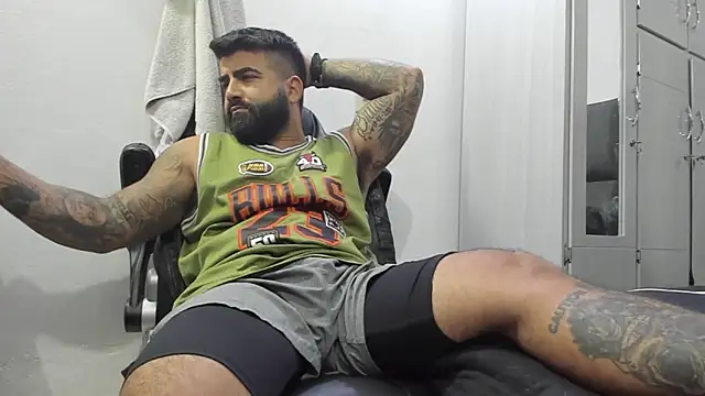 Snapshot of Lyon_vach chatting on 01.03.25 Lyon vach online show from 01.03.25