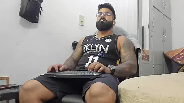 Snapshot of Lyon_vach chatting on 01.12.25 Lyon vach online show from 01.12.25