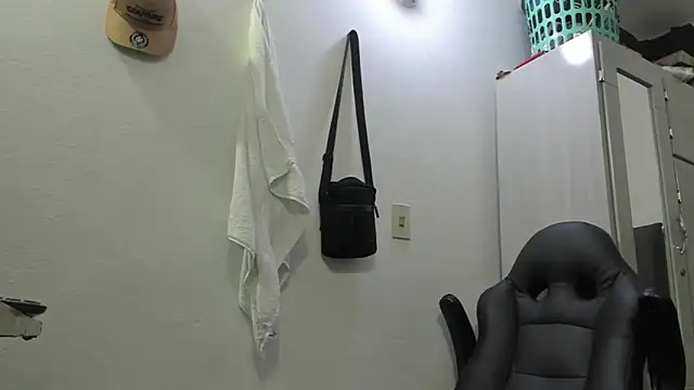 Snapshot of Lyon_vach chatting on 01.18.25 Lyon vach online show from 01.18.25