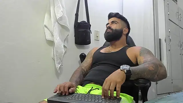 Snapshot of Lyon_vach chatting on 01.18.25 Lyon vach online show from 01.18.25