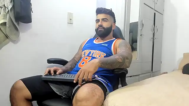 Snapshot of Lyon_vach chatting on 01.25.25 Lyon vach online show from 01.25.25