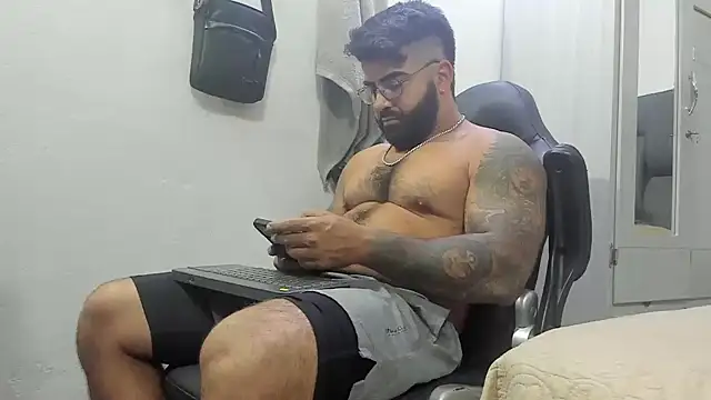 Snapshot of Lyon_vach chatting on 01.25.25 Lyon vach online show from 01.25.25