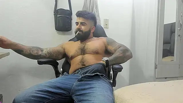 Snapshot of Lyon_vach chatting on 01.26.25 Lyon vach online show from 01.26.25