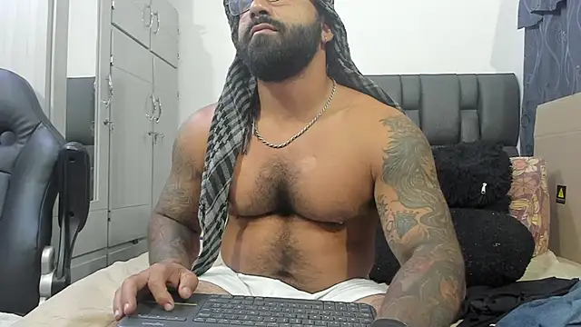 Snapshot of Lyon_vach chatting on 01.29.25 Lyon vach online show from 01.29.25