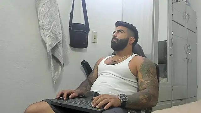 Snapshot of Lyon_vach chatting on 01.30.25 Lyon vach online show from 01.30.25