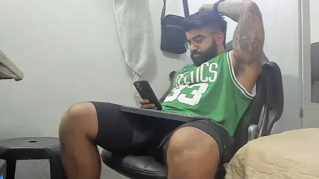 Snapshot of Lyon_vach chatting on 01.31.25 Lyon vach online show from 01.31.25