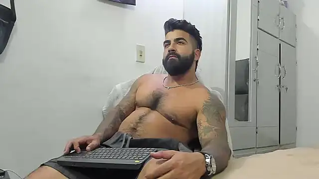 Snapshot of Lyon_vach chatting on 02.07.25 Lyon vach online show from 02.07.25