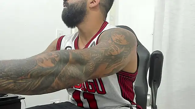 Snapshot of Lyon_vach chatting on 03.09.25 Lyon vach online show from 03.09.25