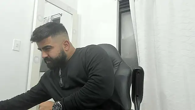 Snapshot of Lyon_vach chatting on 03.11.25 Lyon vach online show from 03.11.25