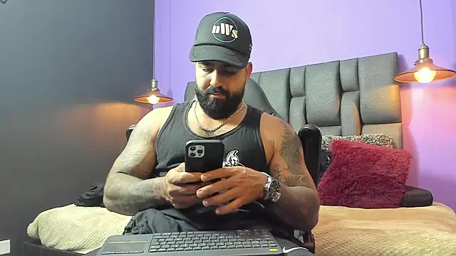 Snapshot of Lyon_vach chatting on 09.08.25 Lyon vach online show from 09.08.25