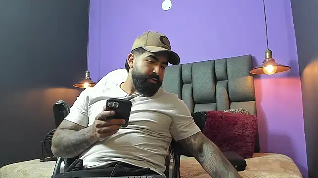 Snapshot of Lyon_vach chatting on 09.10.25 Lyon vach online show from 09.10.25