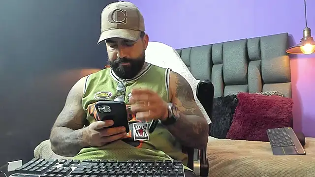 Snapshot of Lyon_vach chatting on 09.10.25 Lyon vach online show from 09.10.25