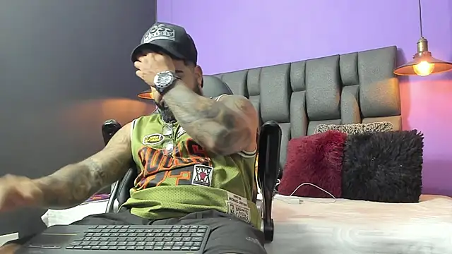 Snapshot of Lyon_vach chatting on 09.17.25 Lyon vach online show from 09.17.25