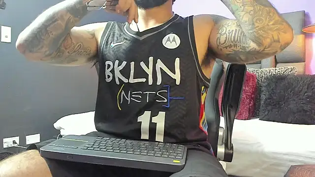 Snapshot of Lyon_vach chatting on 09.18.25 Lyon vach online show from 09.18.25