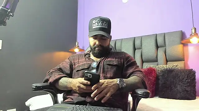 Snapshot of Lyon_vach chatting on 09.20.25 Lyon vach online show from 09.20.25