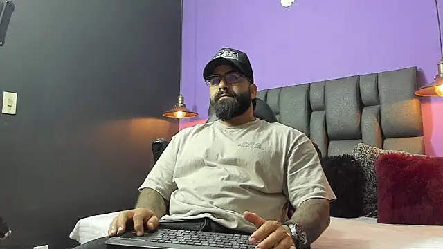 Snapshot of Lyon_vach chatting on 09.20.25 Lyon vach online show from 09.20.25