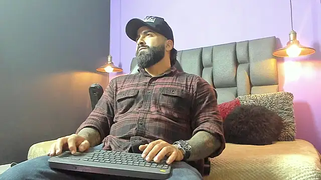 Snapshot of Lyon_vach chatting on 10.01.25 Lyon vach online show from 10.01.25