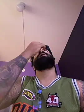 Snapshot of Lyon_vach chatting on 10.17.25 Lyon vach online show from 10.17.25