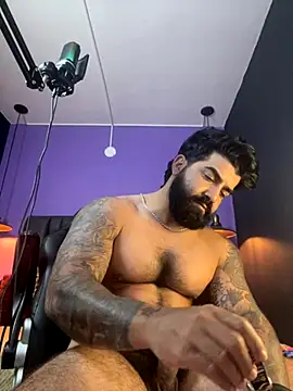 Snapshot of Lyon_vach chatting on 10.22.25 Lyon vach online show from 10.22.25