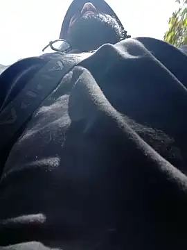 Snapshot of Lyon_vach chatting on 10.25.25 Lyon vach online show from 10.25.25