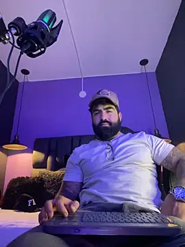 Snapshot of Lyon_vach chatting on 10.27.25 Lyon vach online show from 10.27.25