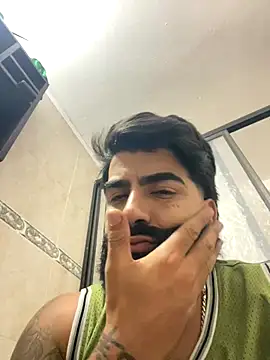 Snapshot of Lyon_vach chatting on 10.29.25 Lyon vach online show from 10.29.25