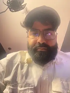 Snapshot of Lyon_vach chatting on 10.31.25 Lyon vach online show from 10.31.25