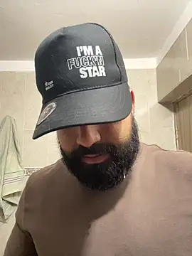 Snapshot of Lyon_vach chatting on 11.05.25 Lyon vach online show from 11.05.25