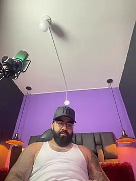 Snapshot of Lyon_vach chatting on 11.11.25 Lyon vach online show from 11.11.25