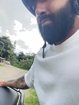 Snapshot of Lyon_vach chatting on 12.14.25 Lyon vach online show from 12.14.25