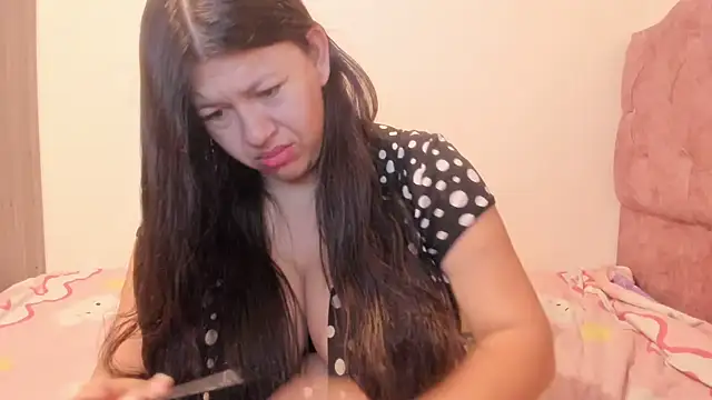 Snapshot of Catherine_tabarezx chatting on 06.15.26 Catherine tabarezx online show from 06.15.26