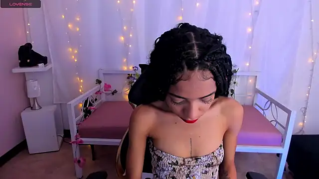 Snapshot of Abigail_Wilson_ chatting on 12.11.24 Abigail Wilson online show from 12.11.24