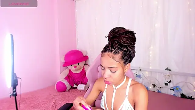 Snapshot of Abigail_Wilson_ chatting on 03.08.25 Abigail Wilson online show from 03.08.25