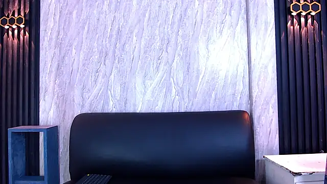 Snapshot of Molly_Spears chatting on 12.04.25 Molly Spears online show from 12.04.25