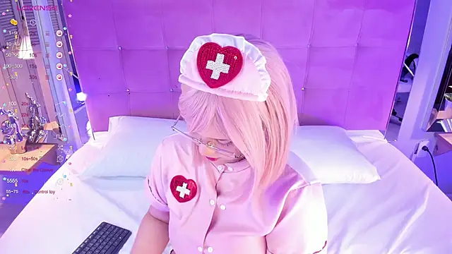 NanaOsaky online show from 11.12.25