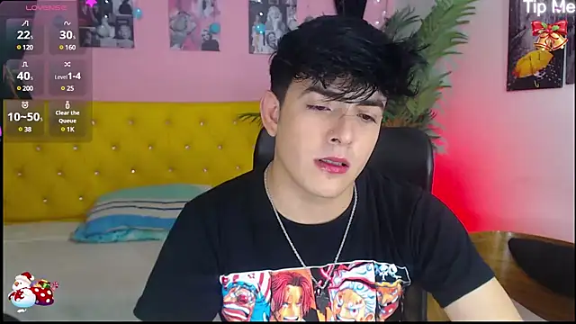 Snapshot of nolan_twink1 chatting on 12.18.24 nolan twink1 online show from 12.18.24