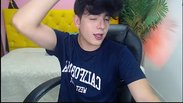 Snapshot of nolan_twink1 chatting on 01.22.25 nolan twink1 online show from 01.22.25