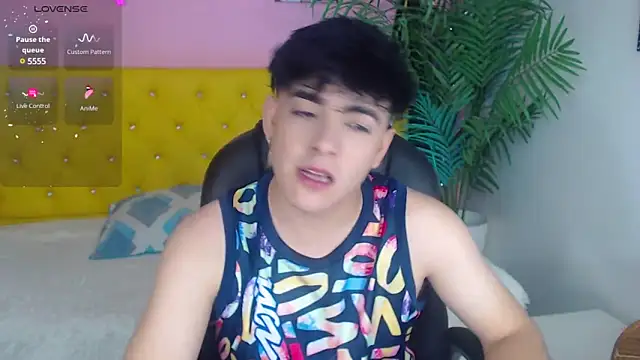 Snapshot of nolan_twink1 chatting on 02.28.25 nolan twink1 online show from 02.28.25