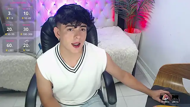 Snapshot of nolan_twink1 chatting on 09.10.25 nolan twink1 online show from 09.10.25