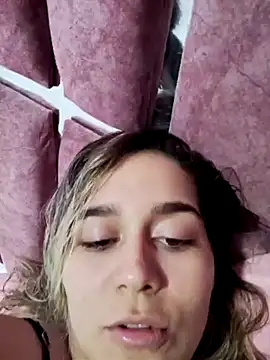 LaurenWelly  online show from 02.15.25